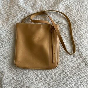 LONGCHAMP LEATHER CROSSBODY (RUBS ON EDGES)